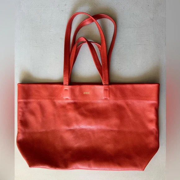 Cuyana Classic Easy Tote in RIOJA Pebbled Leather - Picture 5 of 13